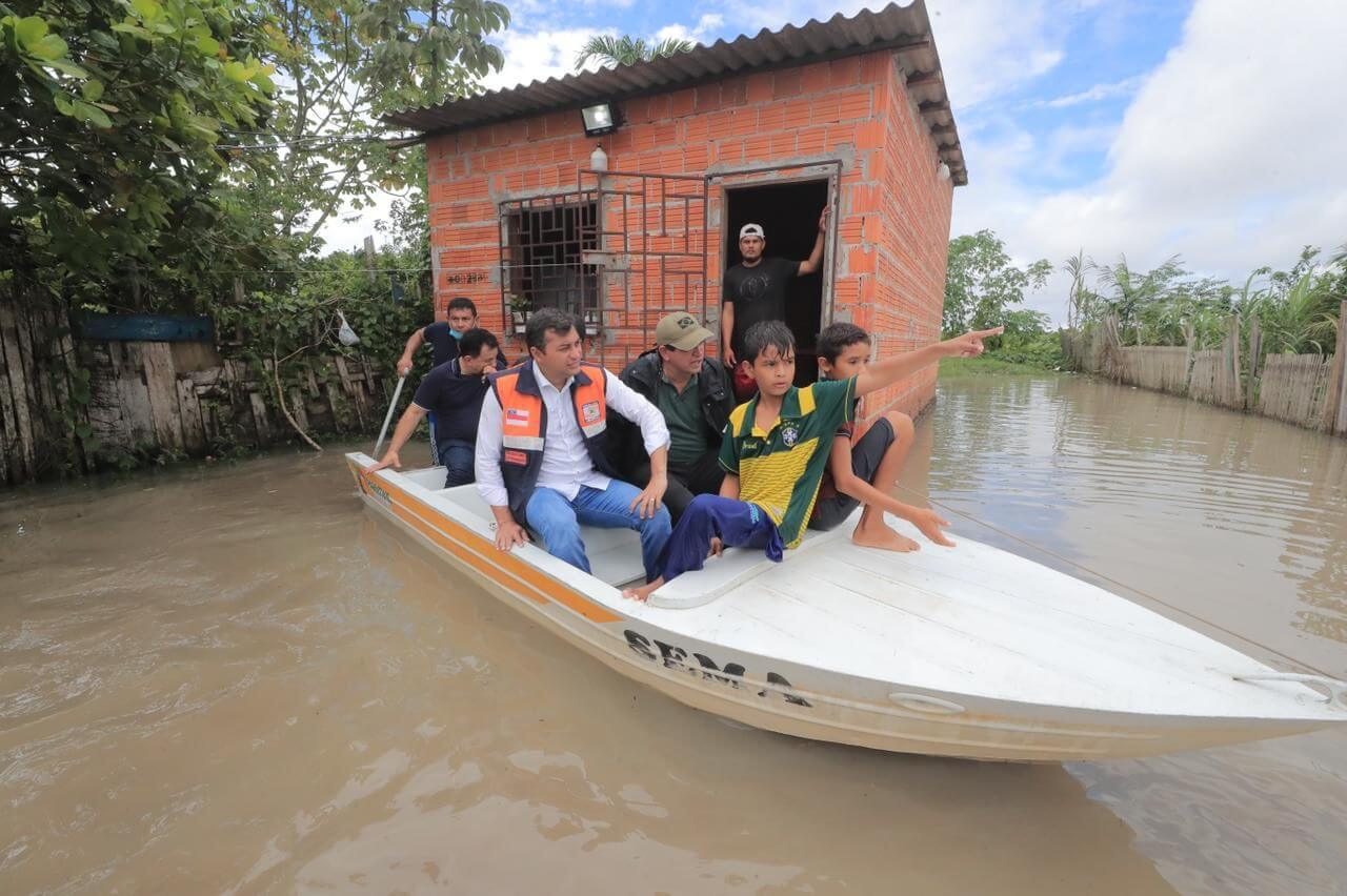 Wilson Lima anuncia repasse de R$ 1 milhão para Prefeitura de Parintins para auxiliar famílias atingidas pela chuva