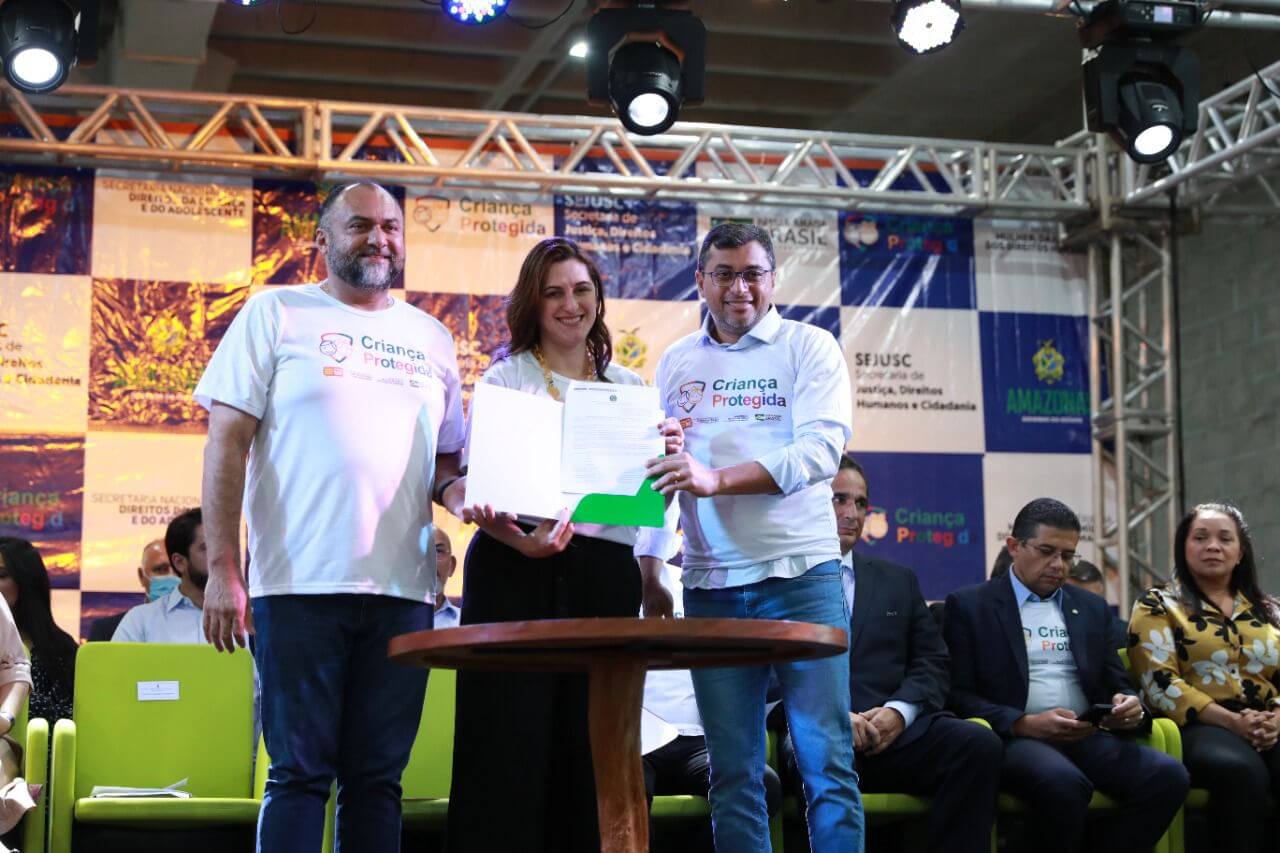 Wilson Lima e ministra Cristiane Britto assinam Pacto Nacional para Redução da Letalidade Infanto-juvenil no Amazonas