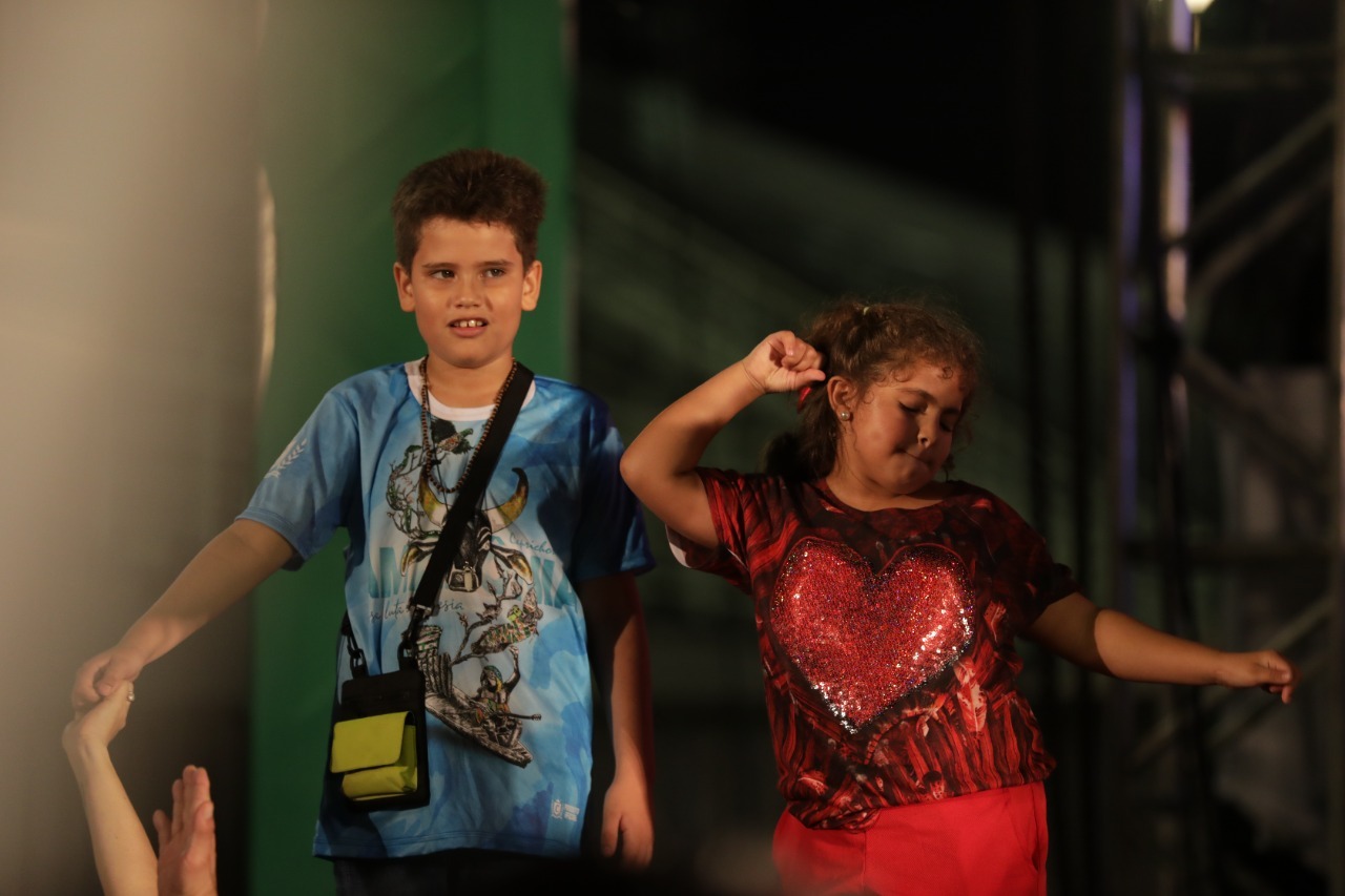 Confira regras de entrada de crianças e adolescentes no Bumbódromo de Parintins