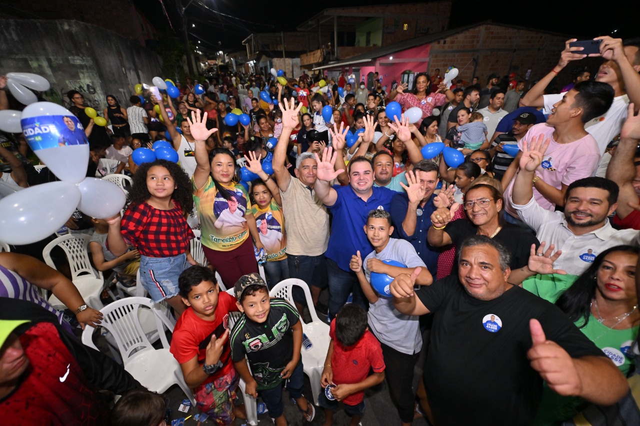 Dep. Roberto Cidade No Novo Aleixo e Jorge Teixeira candidato a reeleicao Roberto Cidade reforca seu compromisso em trabalhar pelo bem da populacao