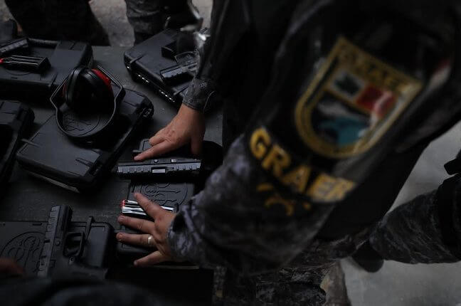 Governo do Estado moderniza armamento das polícias com pistolas de fabricação italiana