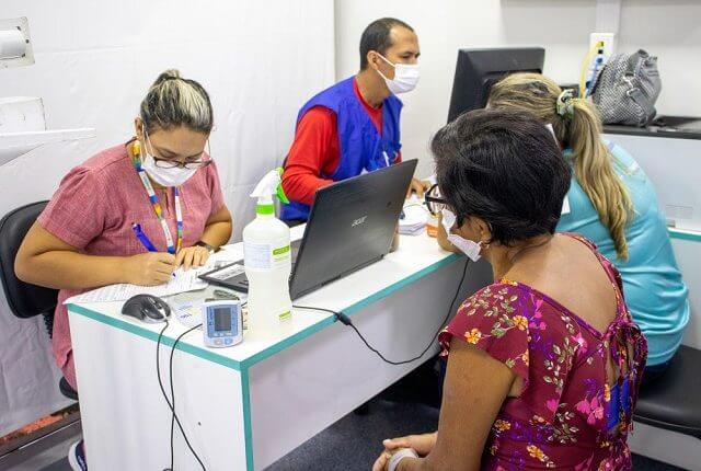 UBS Móvel instalada no Centro realiza mais de 1,3 mil atendimentos em uma semana