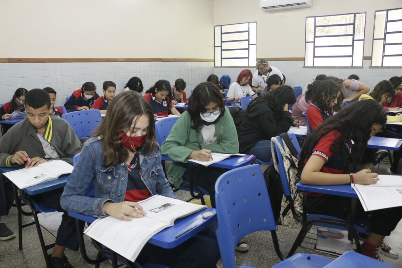 Estudantes da rede pública estadual passam por Avaliação de Verificação de Aprendizagem