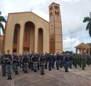 59BB1EF0-1579-439A-A3F5-859C8E7DBBEA-300x286 Autores de crimes no Palmares são presos no primeiro dia de operação policial em Parintins