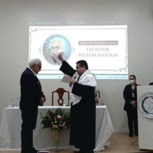 989EFAC6-0B17-4190-B7E0-765EF1CB6BDD-300x300 Escritor amazonense Milton Hatoum recebe título Doutor Honoris Causa