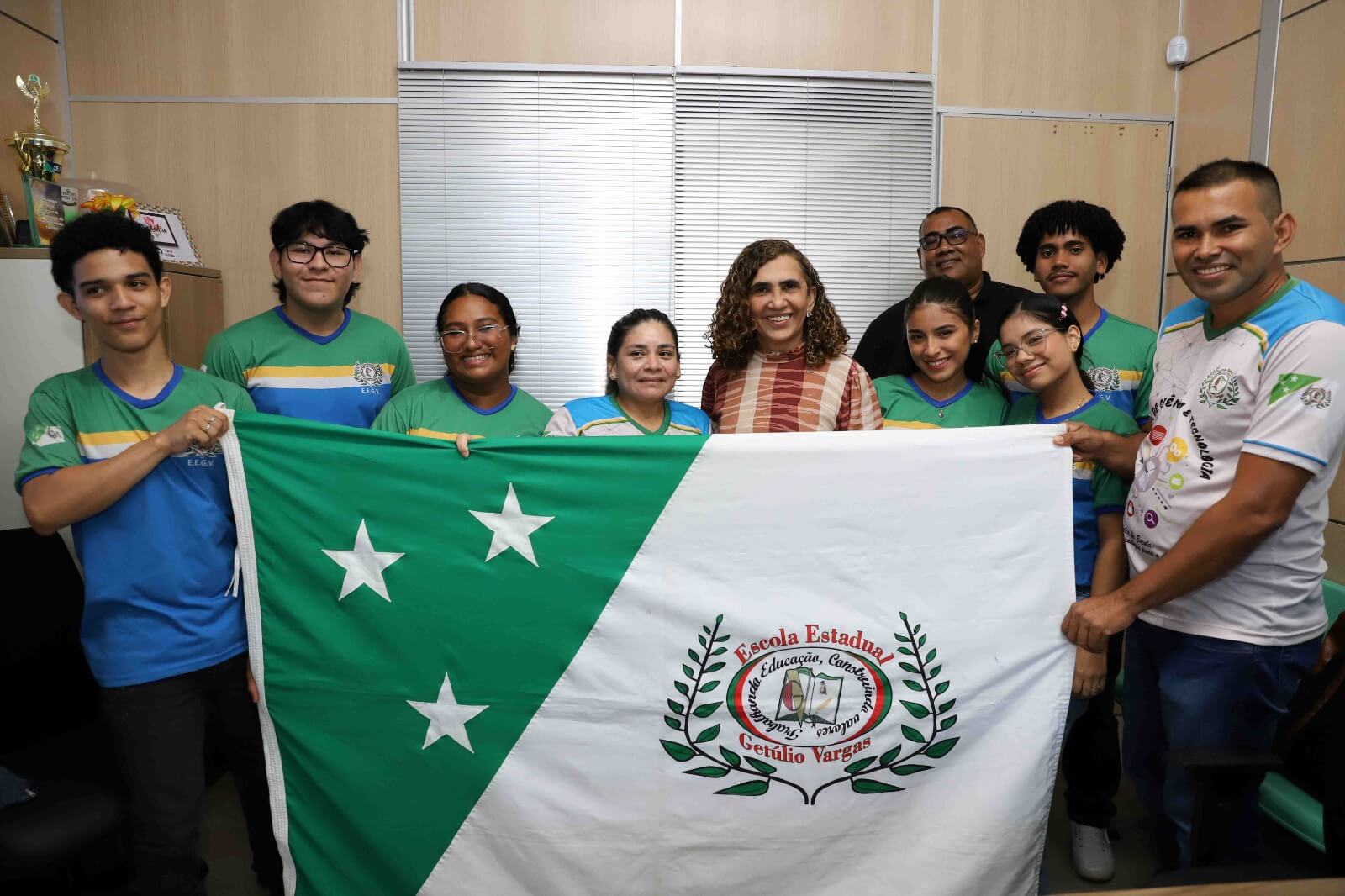 Alunos de Beruri premiados na maior feira de Ciencias do pais divulgam projeto em Manaus