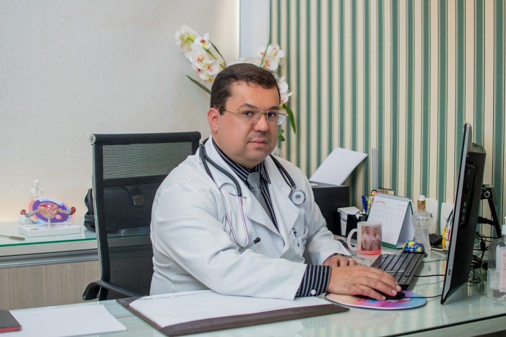 Leonardo-Gobira-ginecologista-e-obstetra-1024x682 Depressão pós parto atinge 25% das grávidas e merece atenção especial