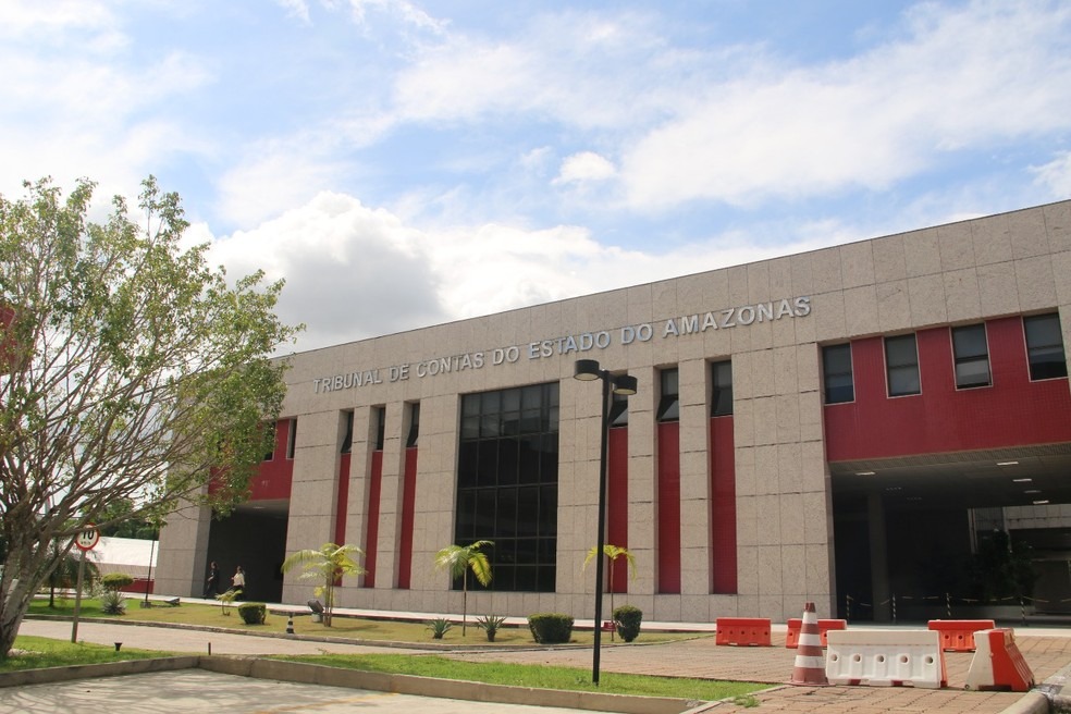 fachada tce am 17 07