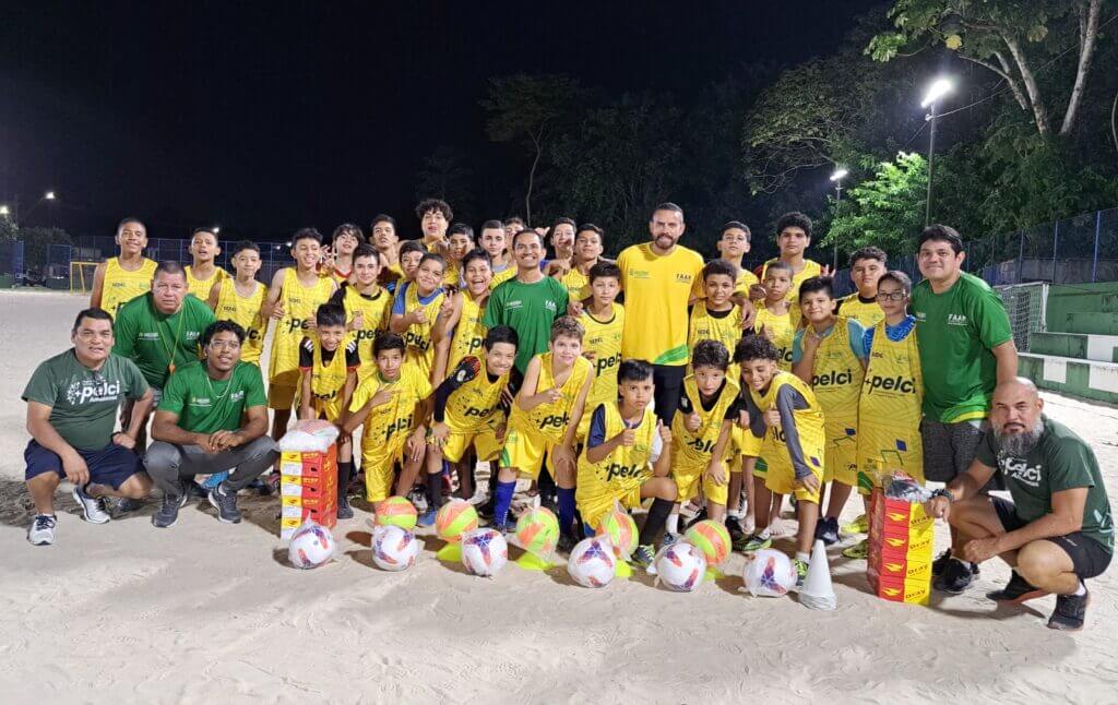 Governo do Amazonas realiza entrega de materiais esportivos para nucleos do Programa Esporte e Lazer na Capital e Interior