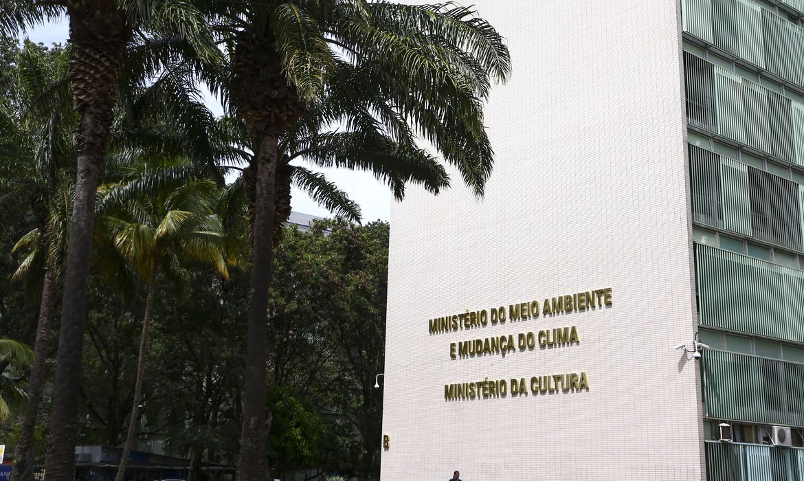 Fachada do ministério da Cultura e ministério do Meio Ambiente e Mudança do Clima