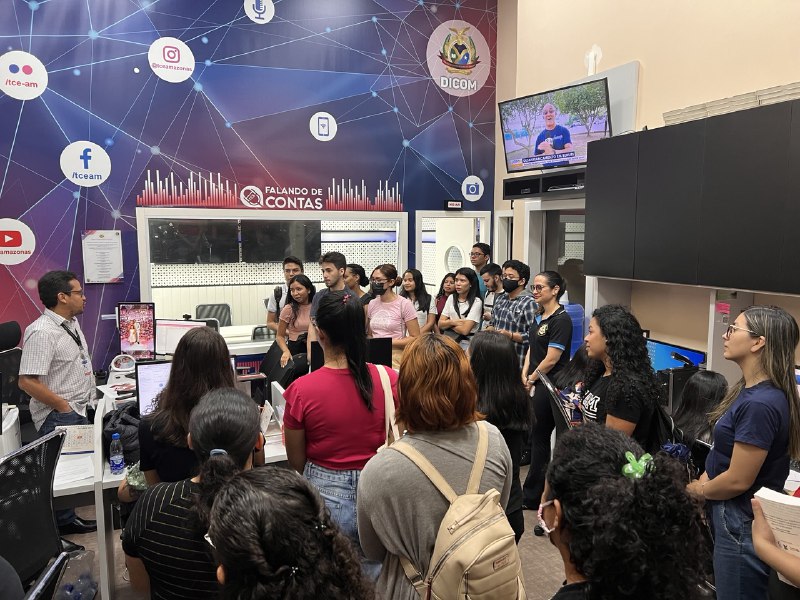 foto visita adm ufam
