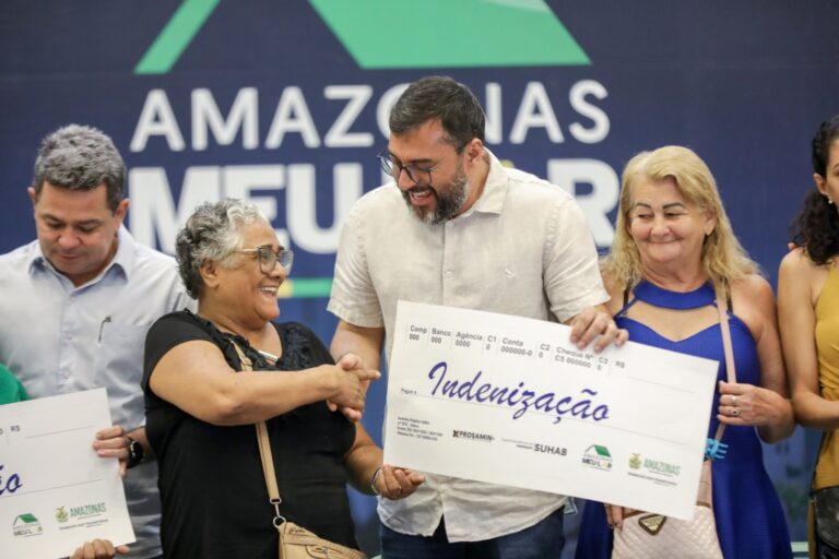 Governador reaasenta familias Sharp e Manaus 2000 4 768x512 1