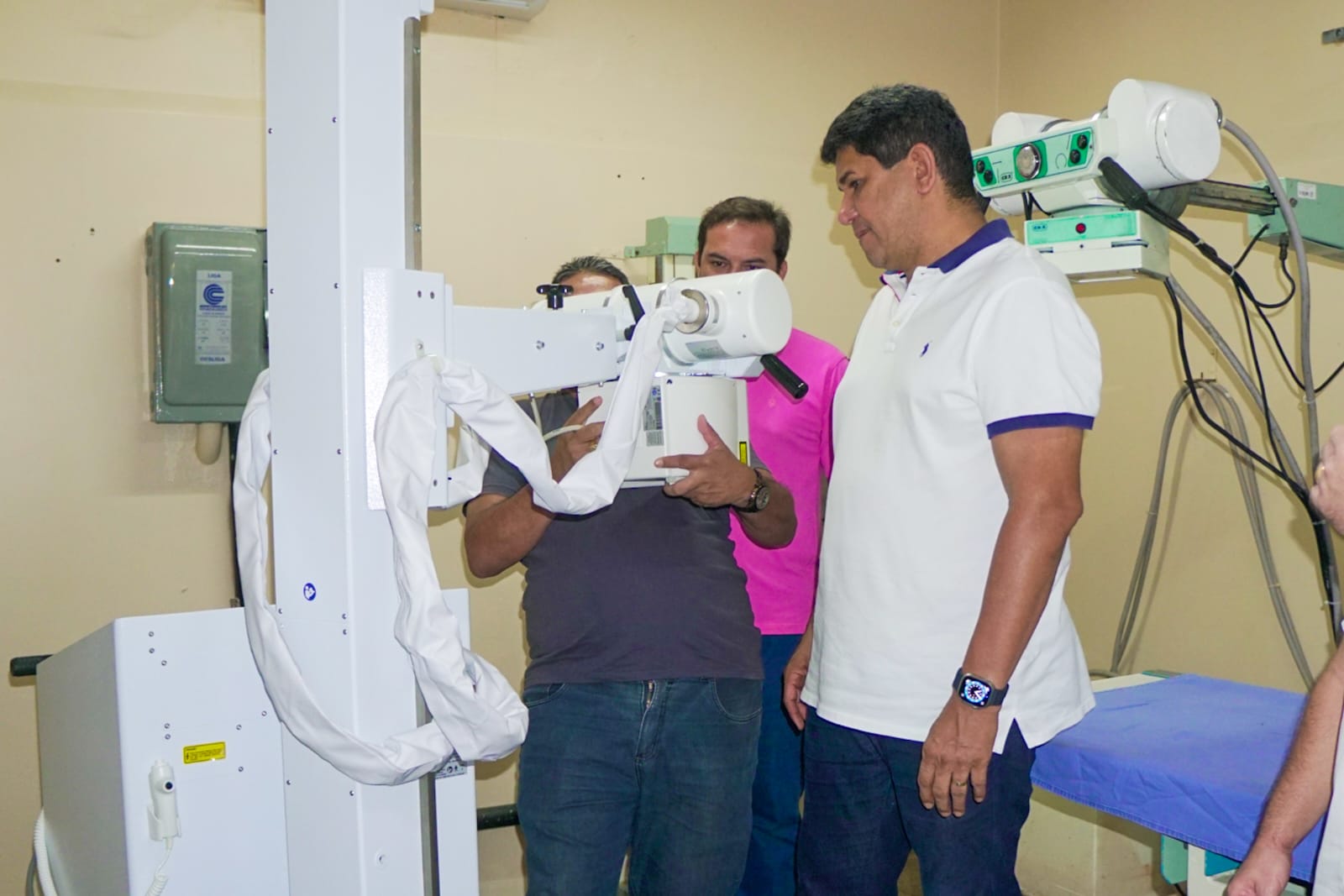 Bi Garcia entrega primeiro Raio-X Móvel de Parintins