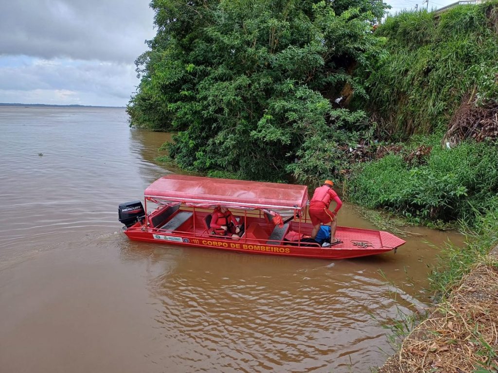 Homem-desaparece-no-Rio-Amazonas-3-1024x768 Homem desaparece no Rio Amazonas: Corpo de Bombeiros realiza buscas