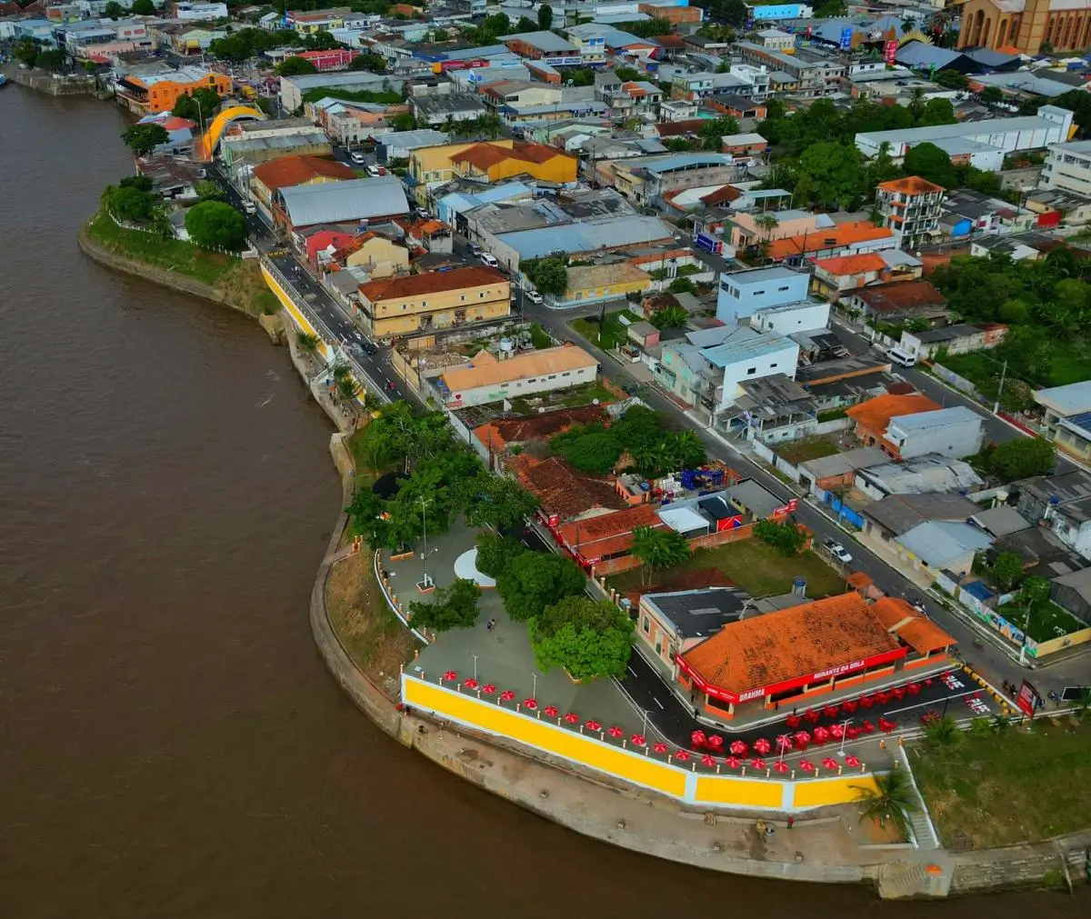 Prefeitura de Parintins entrega mais dois trechos do muro de arrimo