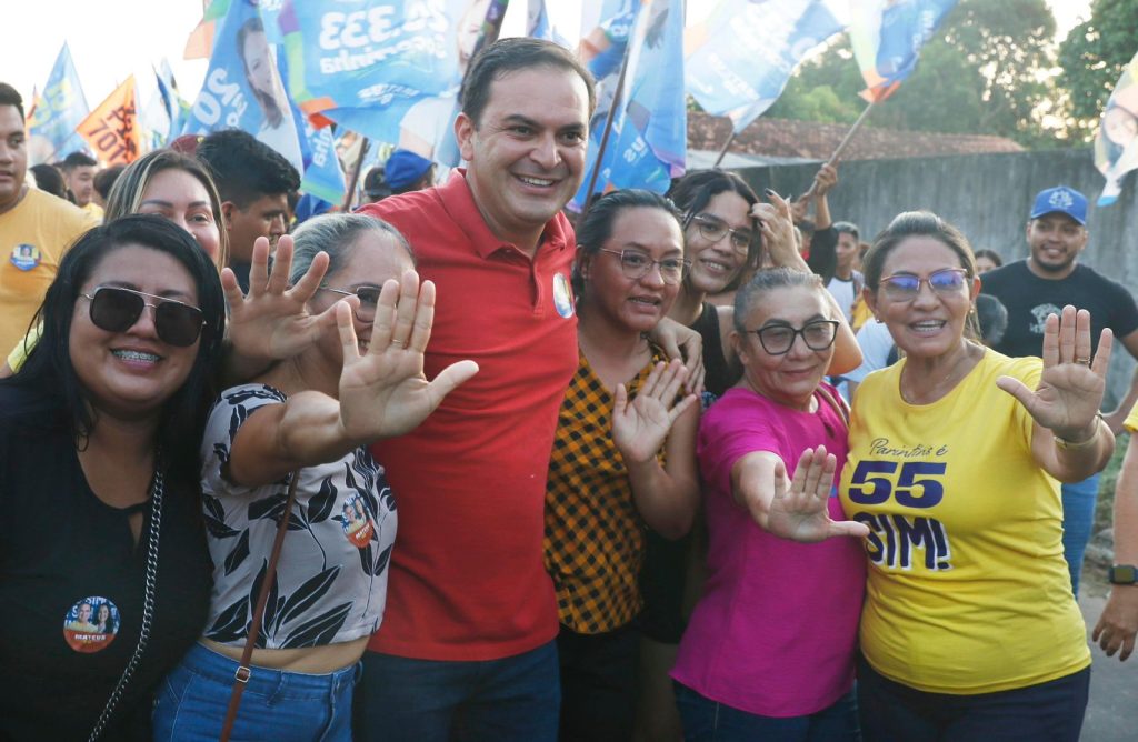 candidato-a-prefeito-Mateus-Assayag-PSD-e-da-candidata-a-vice-Vanessa-Goncalves-MDB-3-1024x668 Moradores do Itaúna 2 apostam no compromisso de Mateus Assayag com o futuro de Parintins