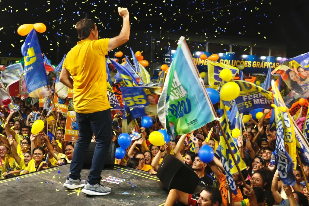 Mateus-Assayag-reune-mais-de-30-mil-pessoas-em-Parintins-2-1024x683 Mateus Assayag reúne mais de 30 mil pessoas em Parintins