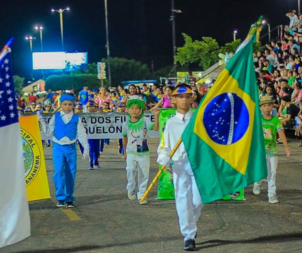 WhatsApp-Image-2024-09-06-at-13.59.14-3-1024x859 Desfile Cívico: Escolas Municipais homenageiam Parintins e a Amazônia