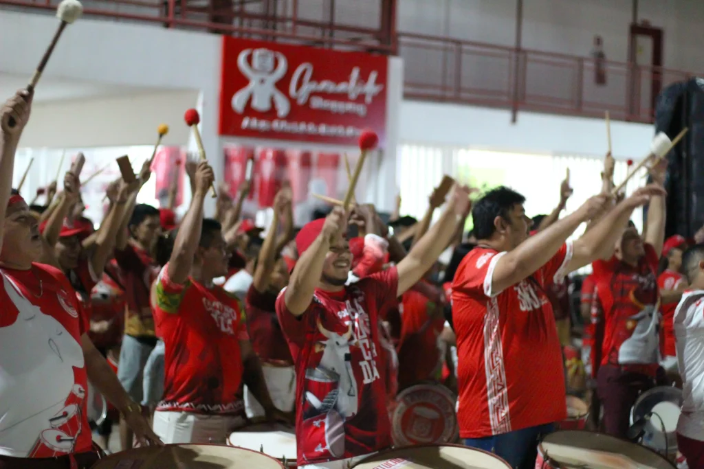 Carnaboi-Vermelho-e-Branco-2-1024x683 Carnaboi Vermelho e Branco: Uma explosão de cultura e alegria na Cidade Garantido!
