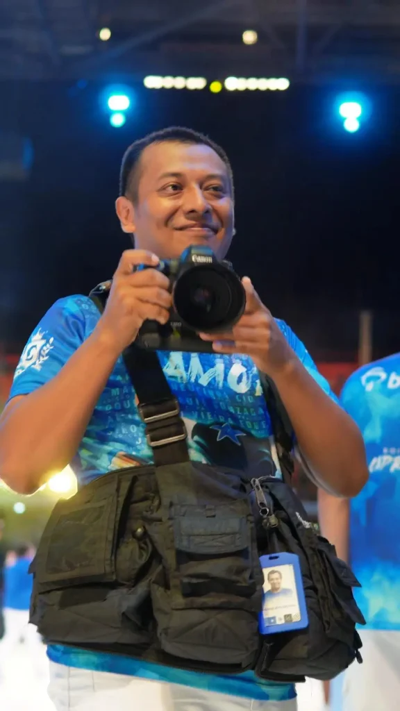 Fotografo-do-Boi-Caprichoso-tem-trabalho-publicado-na-Vogue-576x1024 Fotógrafo Amazonense Tem Trabalho Publicado na Vogue