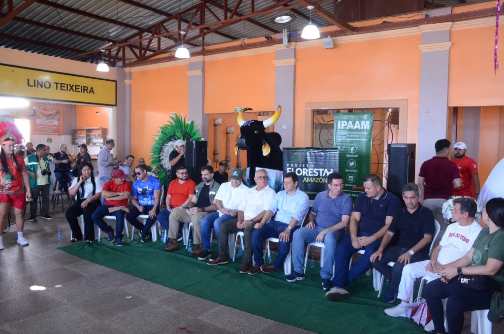 Prefeitura-de-Parintins-participa-do-lancam-1024x678 Agricultores de Parintins Recebem Incentivos Financeiros do Projeto Floresta+ Amazônia