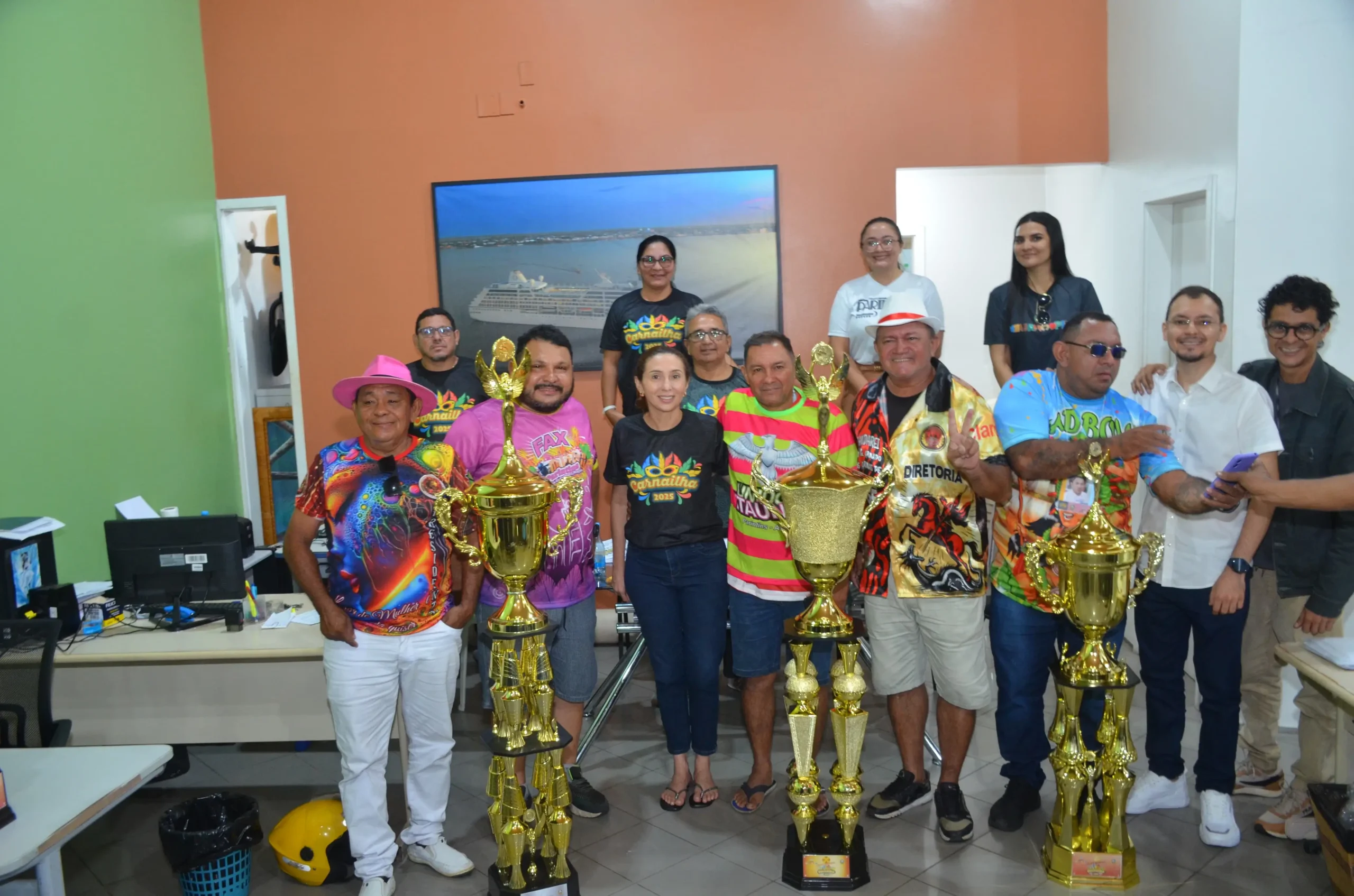 Os Piratas campeão dos Irreverentes, Unidos do Itaúna, Rubro Negro e Fax campeões da Chave Especial