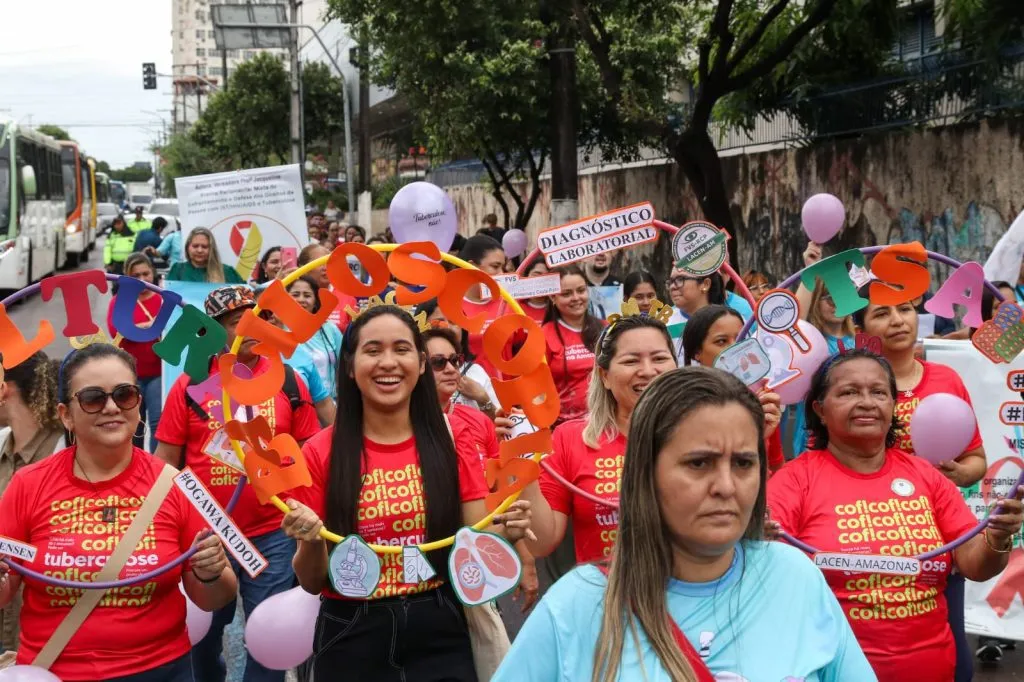 Caminhada pelo combate à tuberculose alerta para a importância de prevenção, cura e eliminação da doença