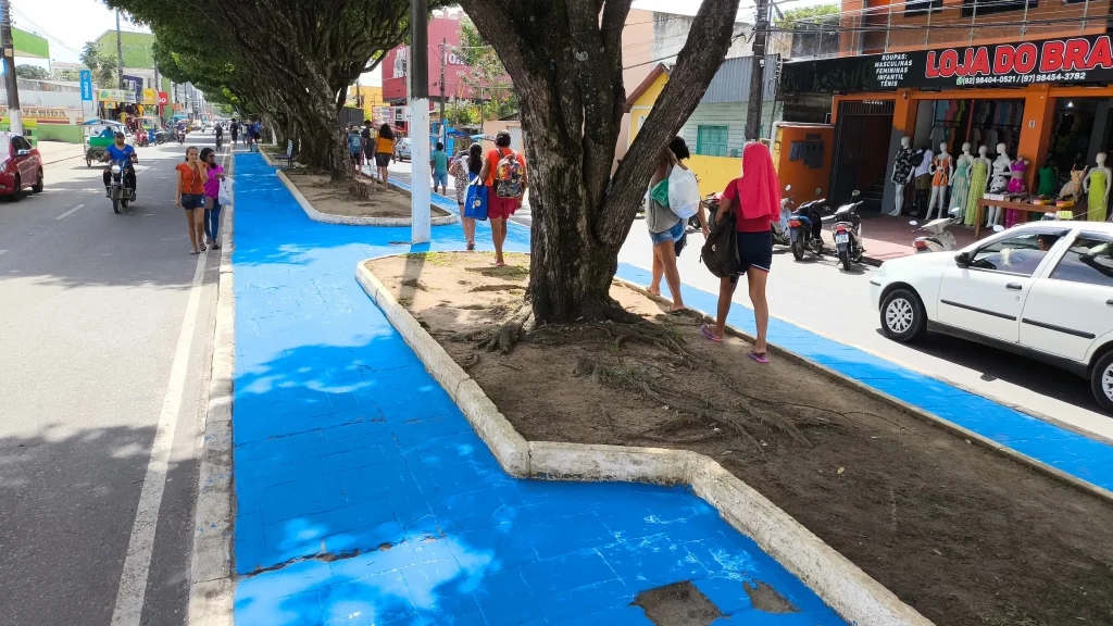 Prefeitura-de-Parintins-promove-mutirao-de-limpeza-e-embelezamento-d-1024x576 Parintins está preparada para receber foliões do Carnailha e Carnaboi com projeto de urbanização