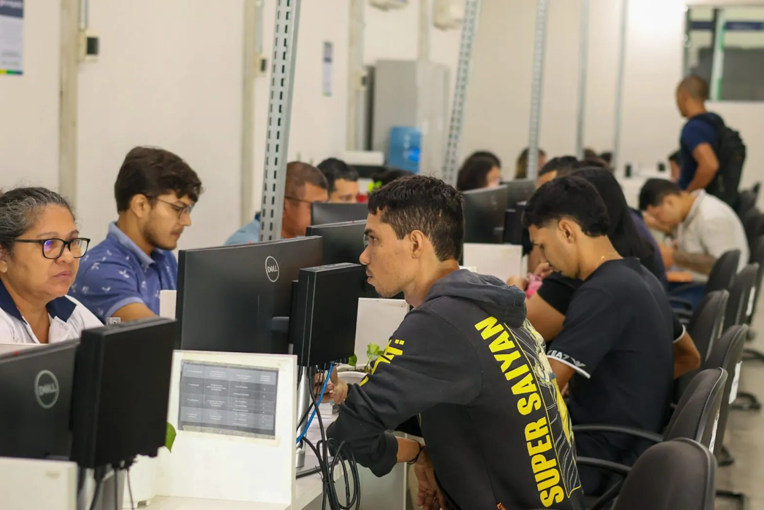 Sine Amazonas divulga 191 vagas de emprego para esta quarta-feira