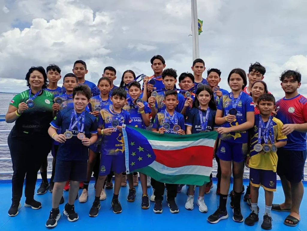 WhatsApp-Image-2025-04-03-at-10.19.39-1024x770 Parintins é destaque no Circuito Amazonense Escolar de Badminton, em Manaus